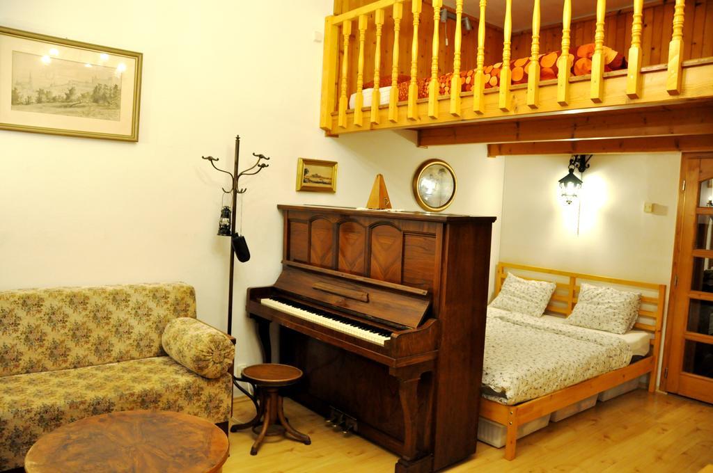 Traditional Slovak Apartment Pozsony Kültér fotó