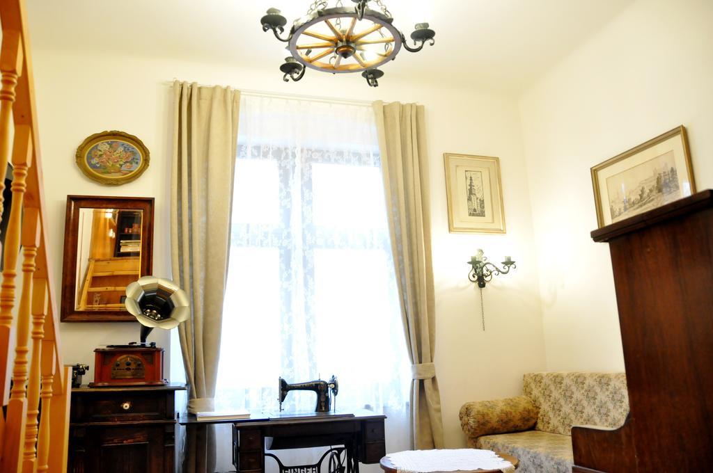 Traditional Slovak Apartment Pozsony Kültér fotó